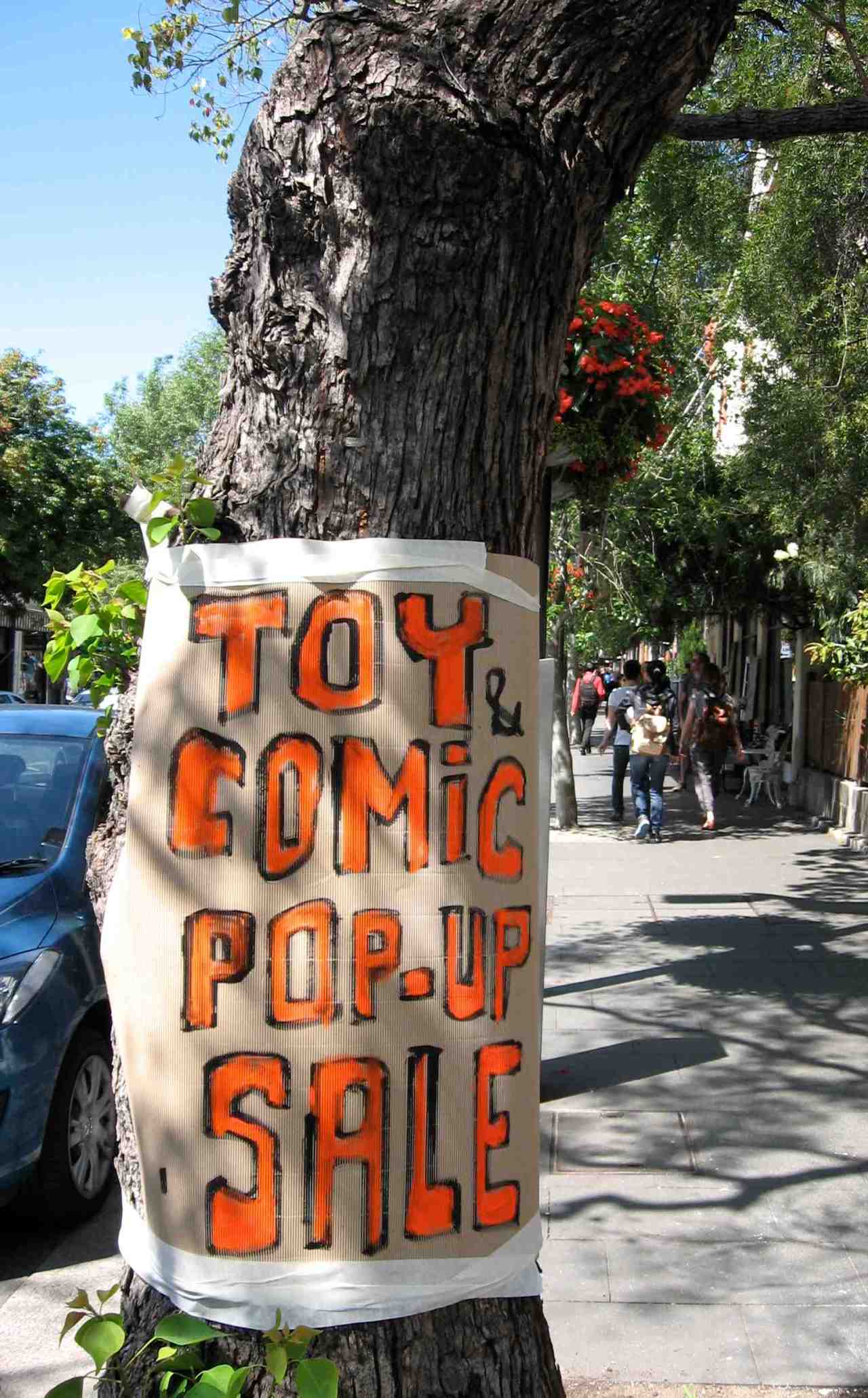 POP-UP TOY & COMIC sale sign outside gallery. (Photo-© 2013 Michael Hill)